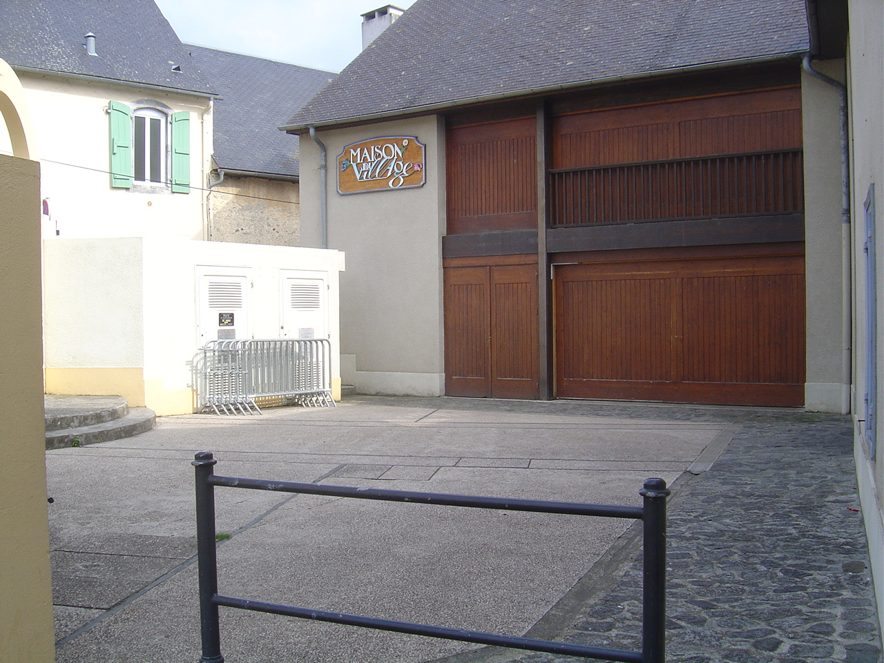 Salle des fetes, Gerde, France